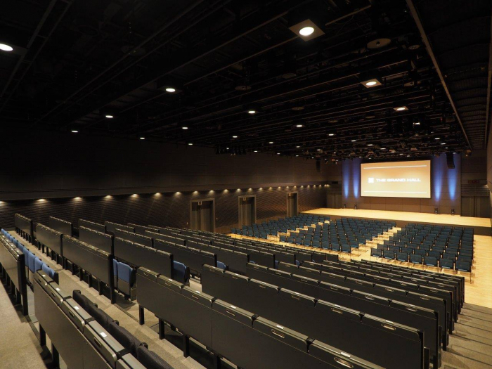 11月21日（土）東京・東京都　THE GRAND HALL【A席】　開場：13時 / 開演：13時30分